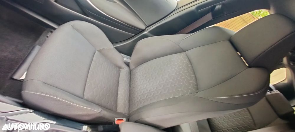 Toyota Corolla 1.8 HSD Dynamic - 13