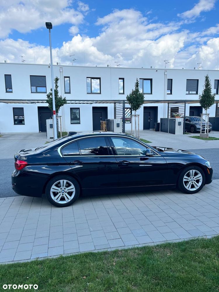 BMW Seria 3 330i Sport Line - 12