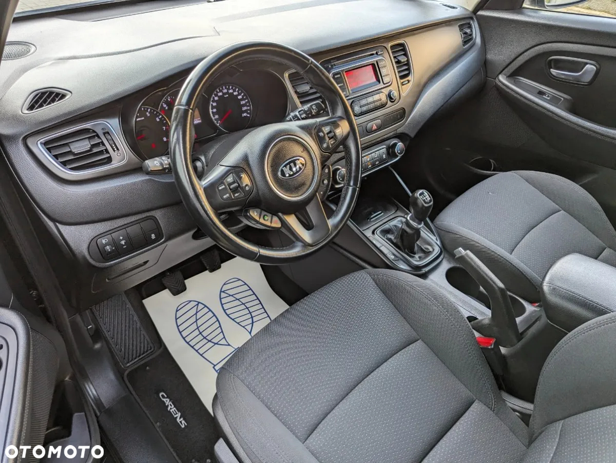 Kia Carens 1.6 GDI Attract - 14