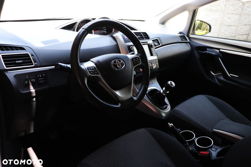 Toyota Verso 1.8 Premium - 12