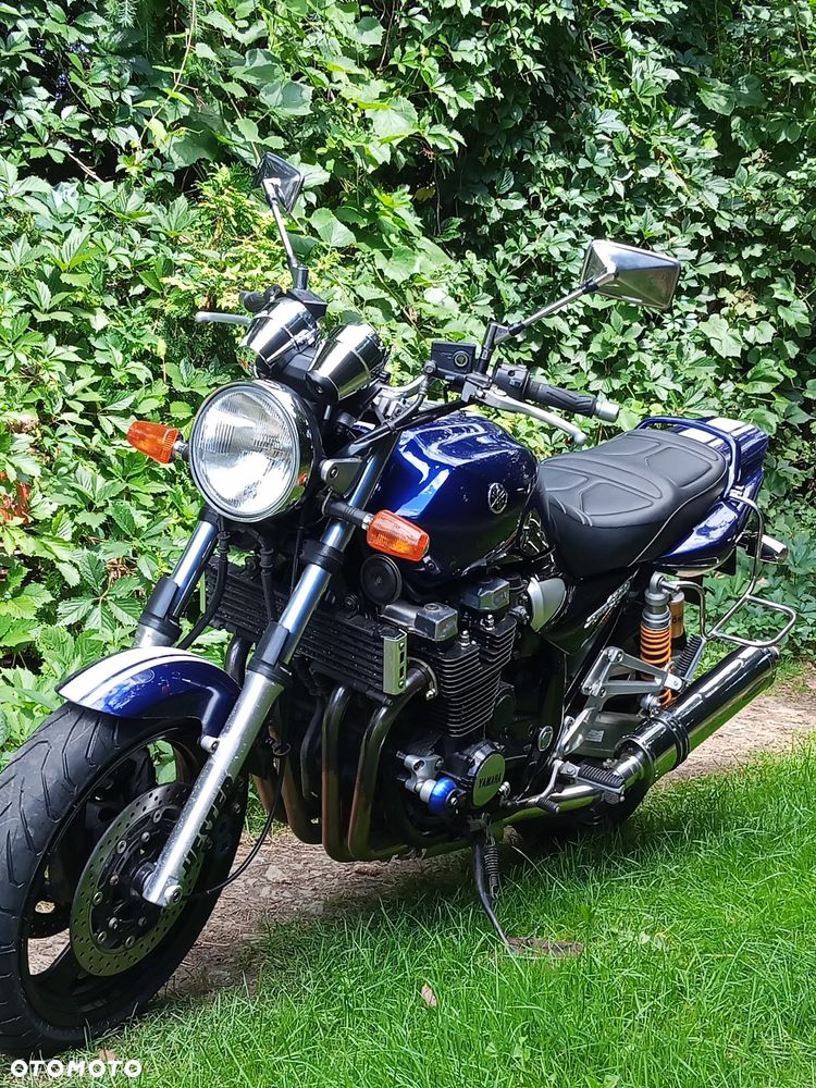 Yamaha XJR - 1