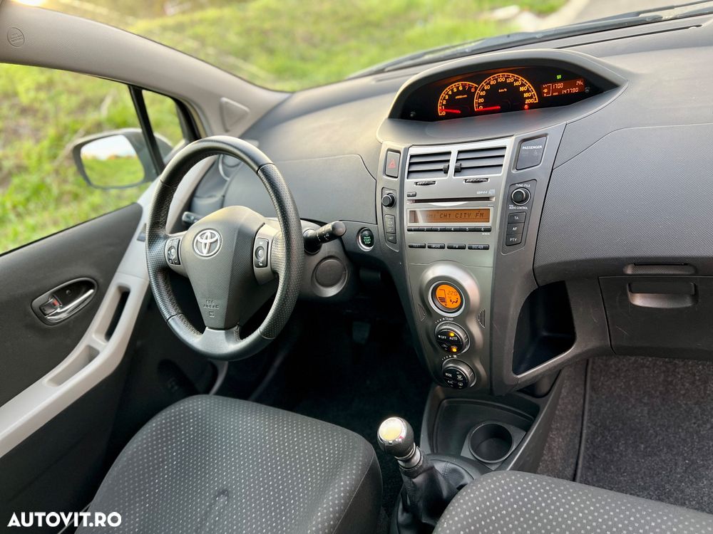 Toyota Yaris 1.33 VVT-i Executive - 8