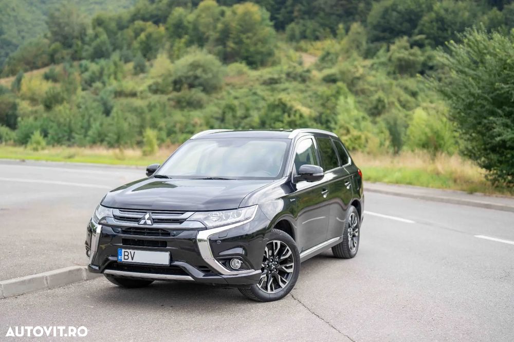 Mitsubishi Outlander - 10