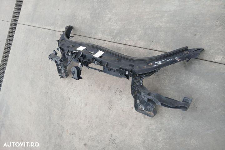 Trager / Calandru 8200137495 8200137496 8200137495 8200137496 Renault - 3