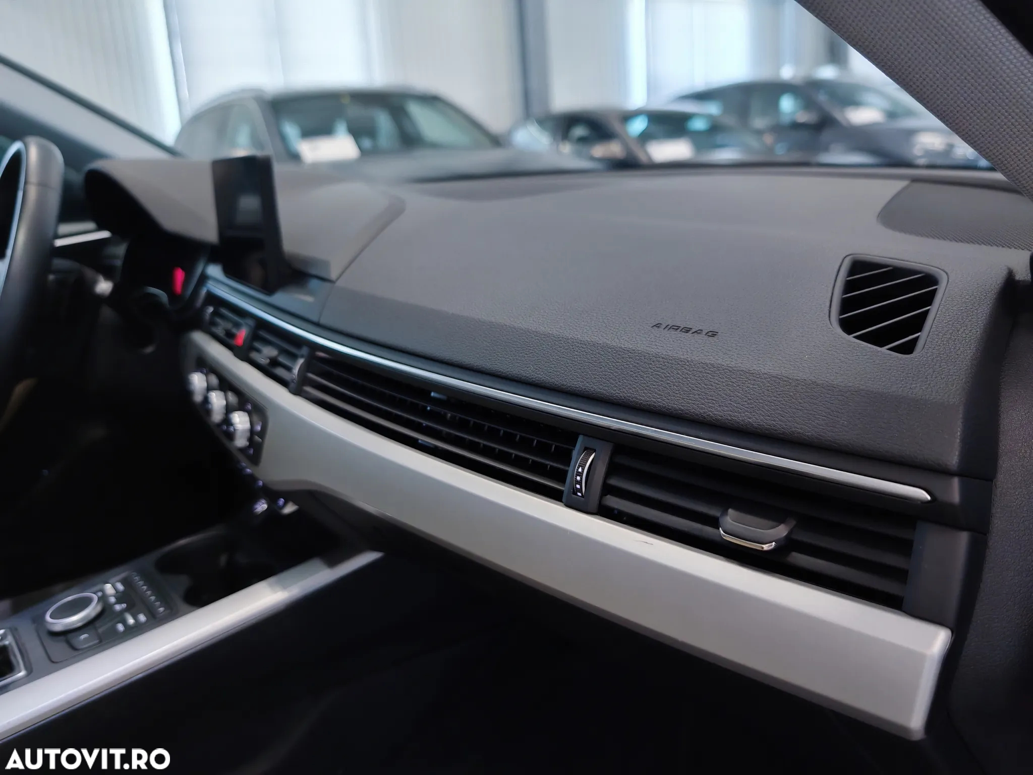 Audi A4 Avant 30 TDI S tronic - 25