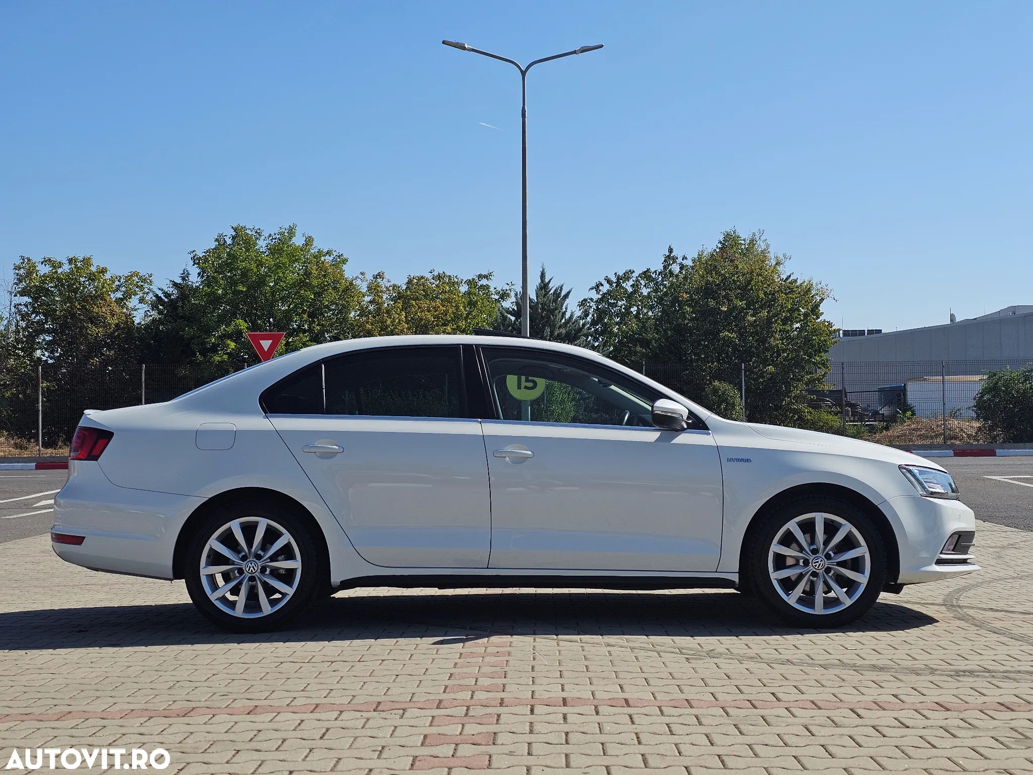 Volkswagen Jetta 1.4 Hybrid DSG Highline - 4