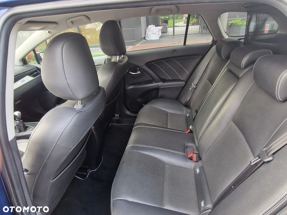Toyota Avensis 2.0 D-4D Premium - 9