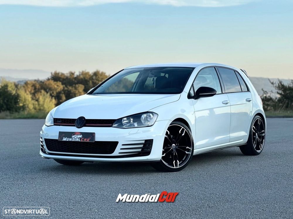 VW Golf 1.6 TDi Highline - 1
