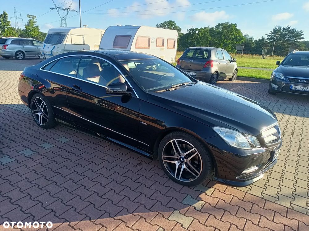Mercedes-Benz Klasa E 250 CGI BlueEFFICIENCY Automatik Elegance - 23
