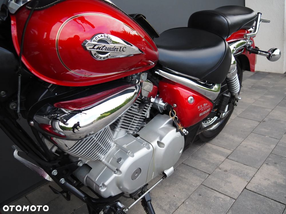 Suzuki Intruder - 12
