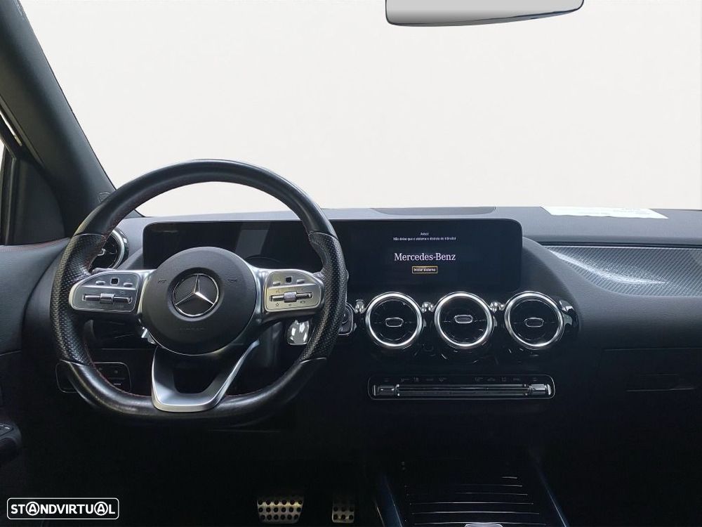 Mercedes-Benz GLA 200 - 11