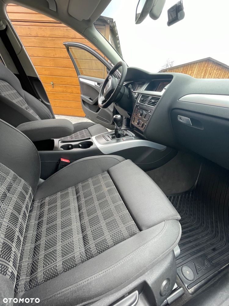 Audi A4 Avant 2.0 TDI DPF Ambiente - 13