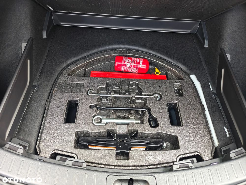 Toyota Corolla 1.8 Hybrid Comfort - 9