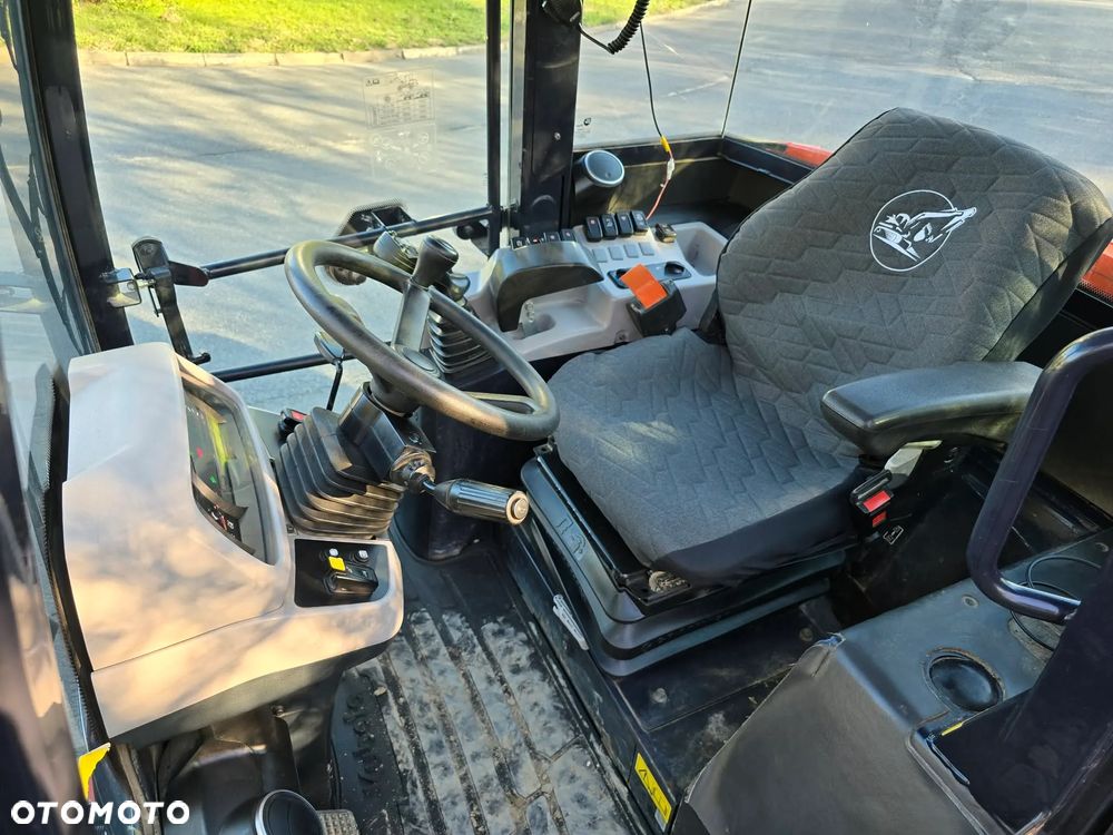 Kubota R090 SALON PL 1 WŁ  NOWY SILNIK 600MTH - 9