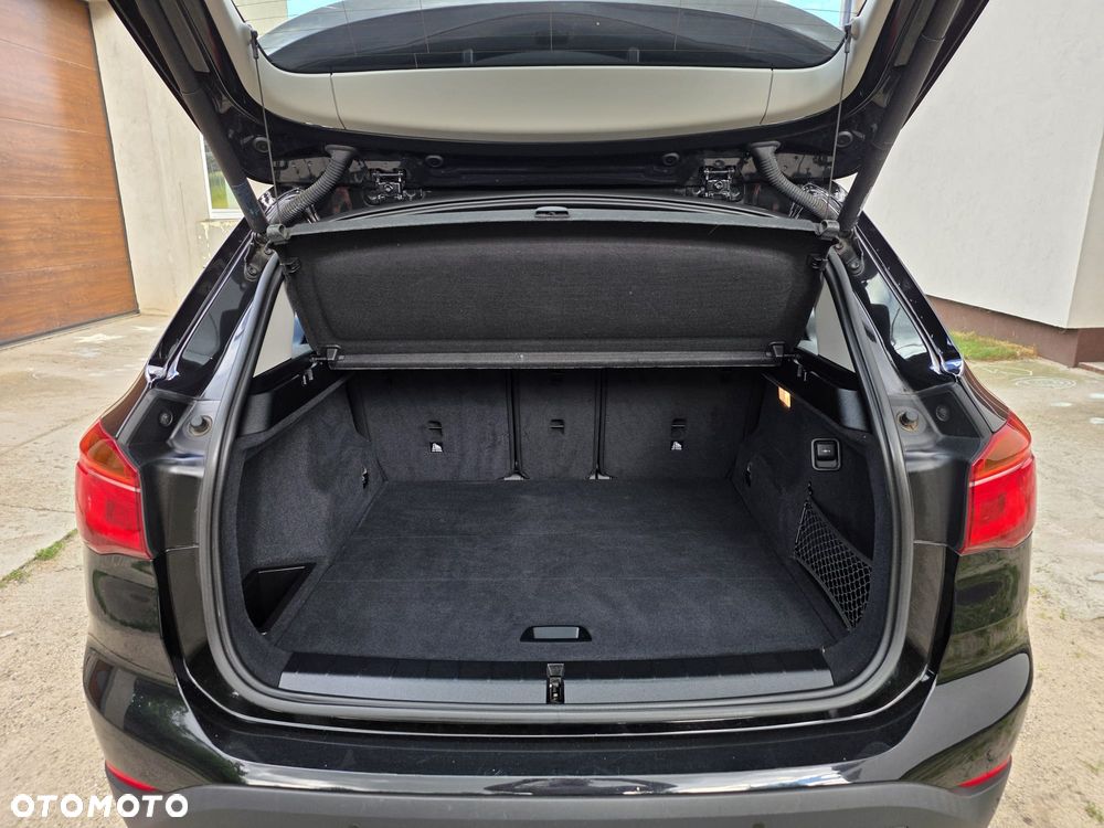 BMW X1 sDrive18i - 11
