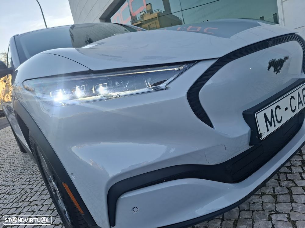 Ford Mustang Mach-E Premium - 54