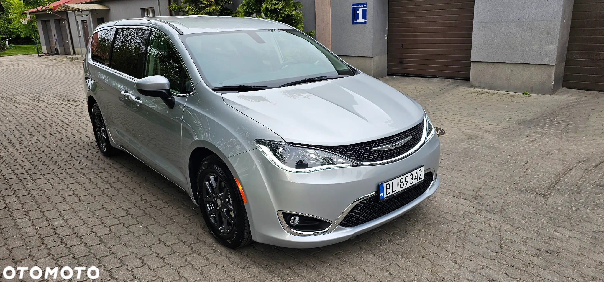 Chrysler Pacifica - 40