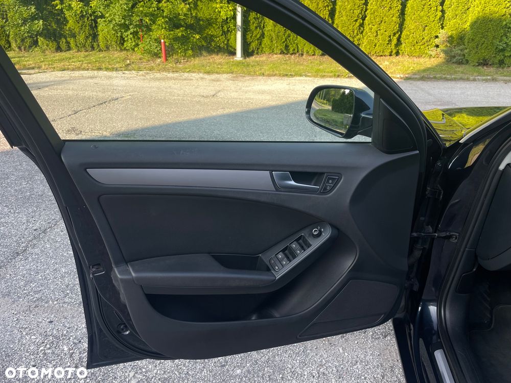 Audi A4 Avant 2.0 TDI ultra - 8