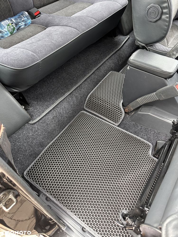 Mitsubishi Pajero - 9