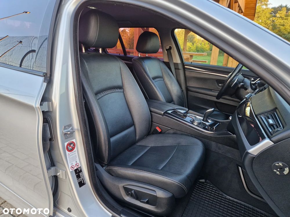 BMW Seria 5 525d xDrive Luxury Line - 13