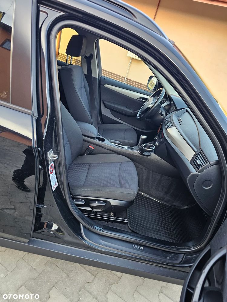 BMW X1 xDrive18d xLine - 27