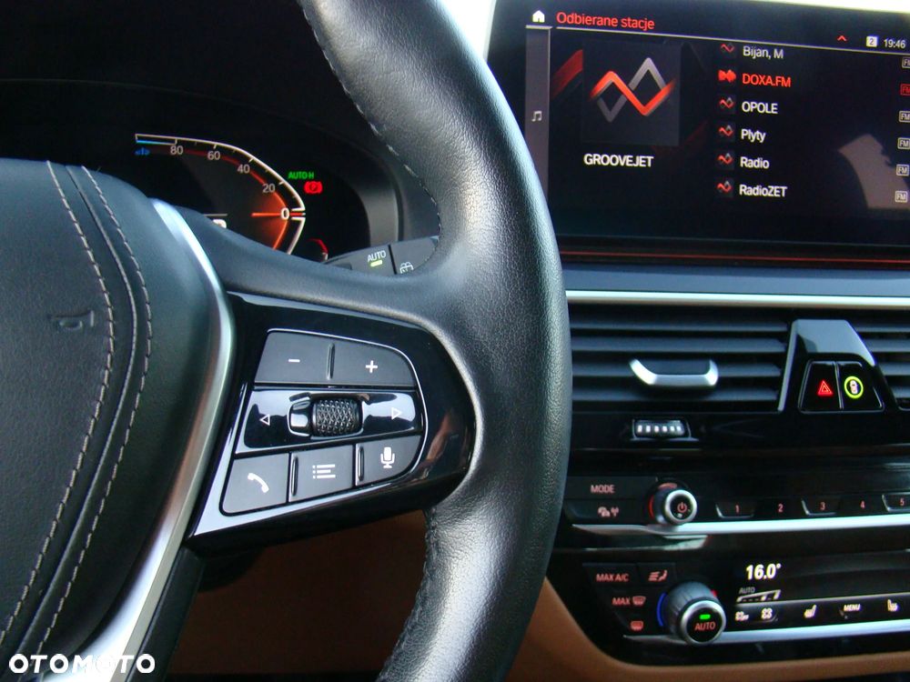 BMW Seria 5 520d xDrive mHEV Luxury Line sport - 28