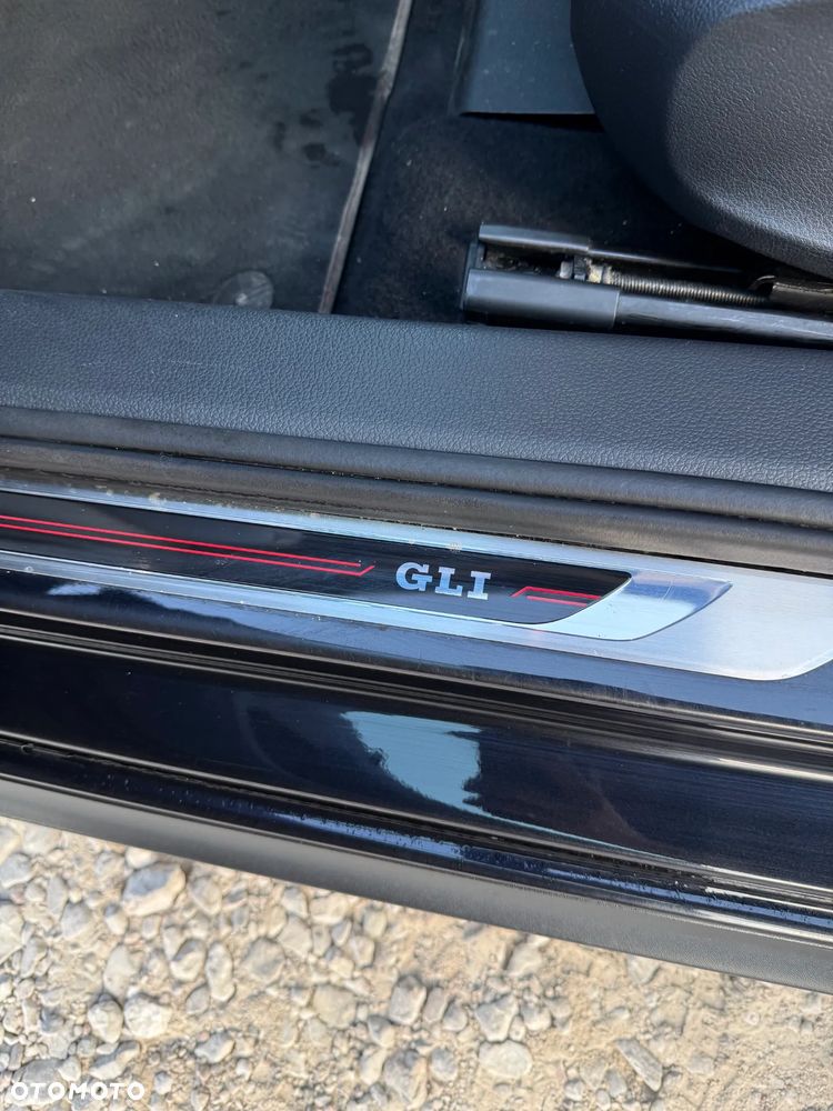 Volkswagen Jetta - 22