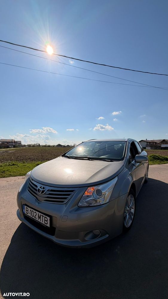 Toyota Avensis 2.0 D-4D Executive - 1