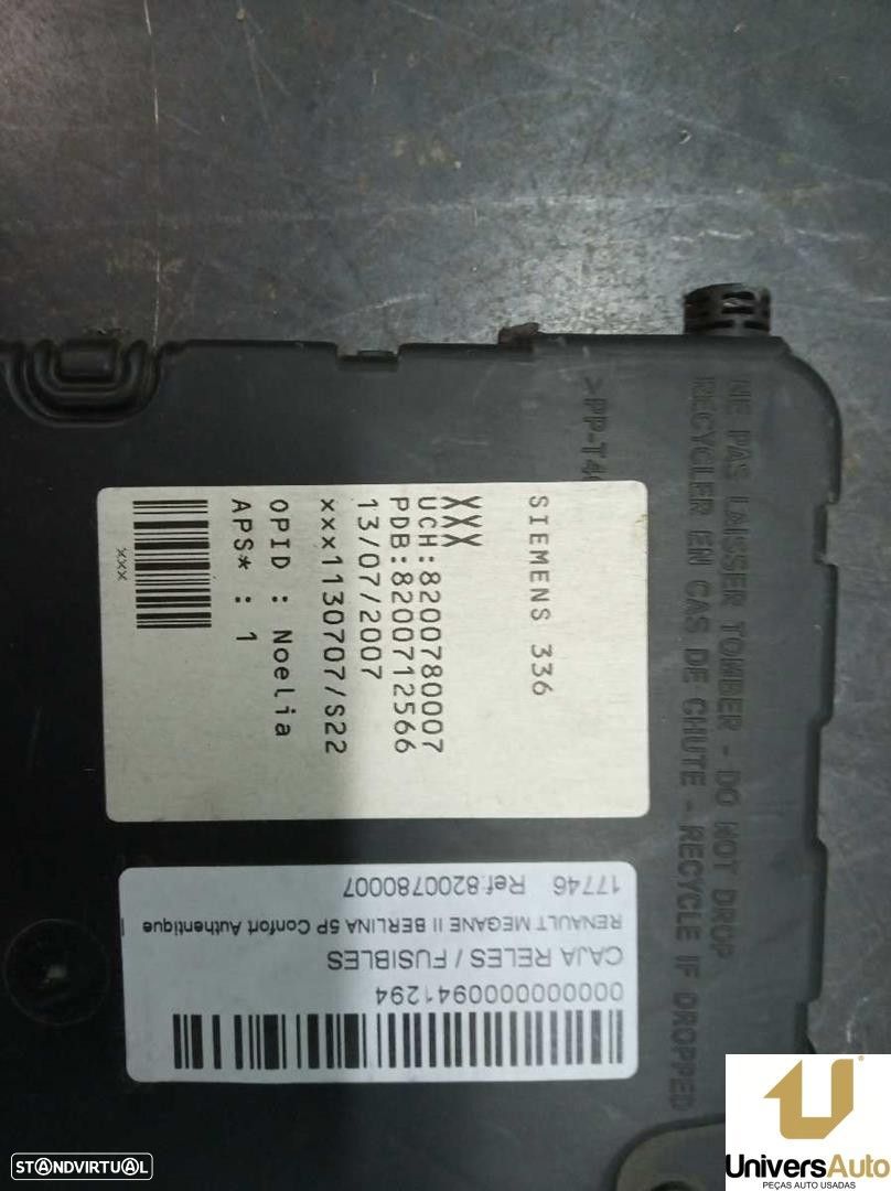CAIXA RELÉS / FUSÍVEIS RENAULT MEGANE II 2007 -8200780007 - 1
