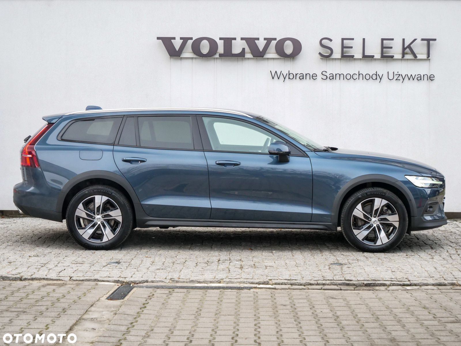 Volvo V60 Cross Country - 4