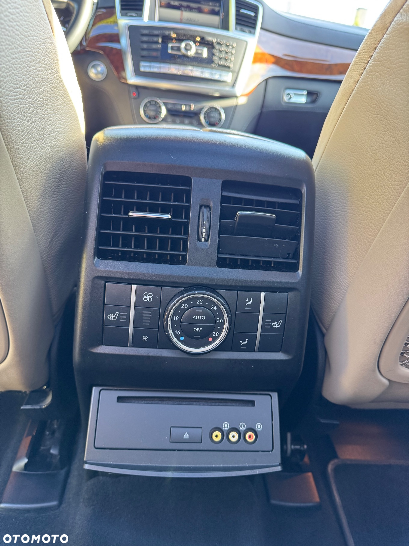 Mercedes-Benz GL - 13