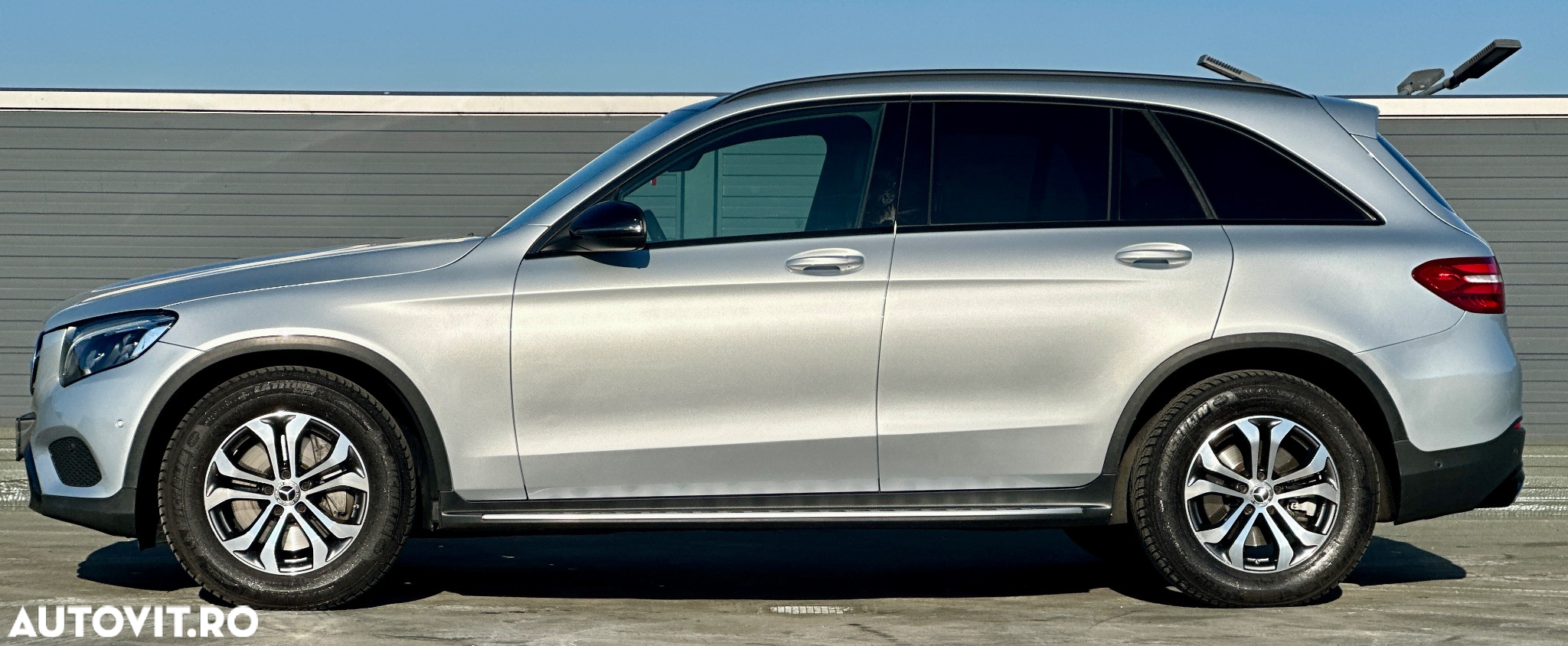 Mercedes-Benz GLC 220 d 4Matic 9G-TRONIC AMG Line - 2