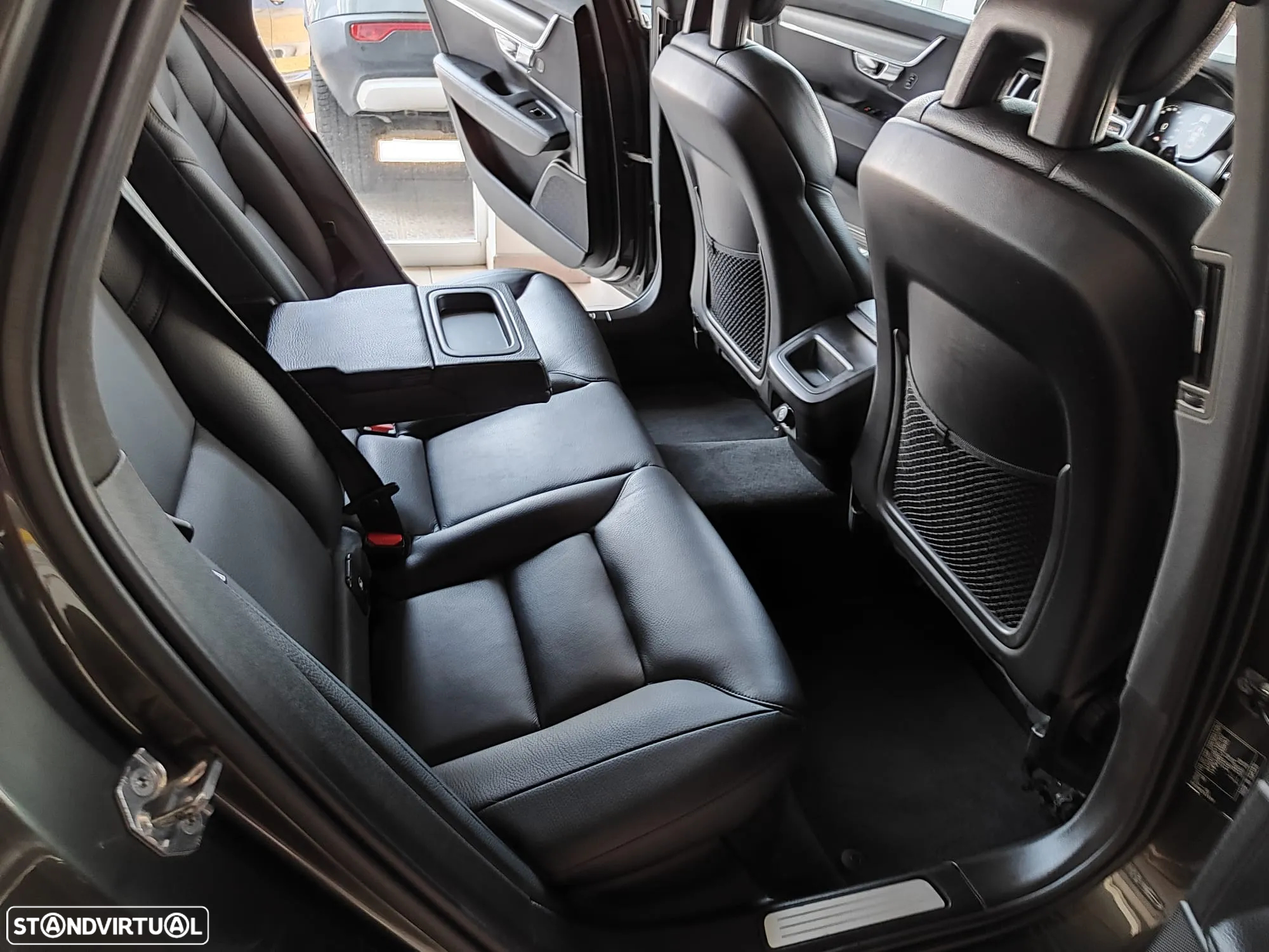Volvo V90 2.0 D4 Momentum Geartronic - 15