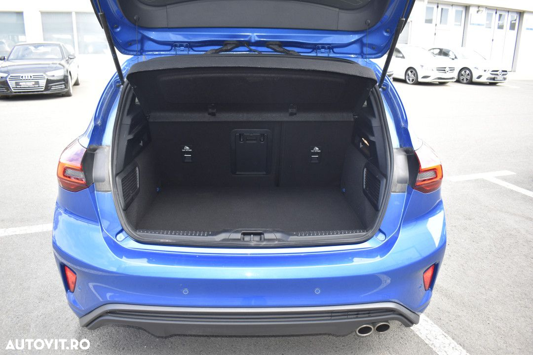 Ford Focus - 10