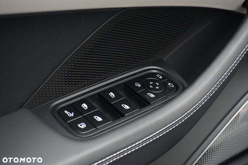 Porsche Panamera - 18