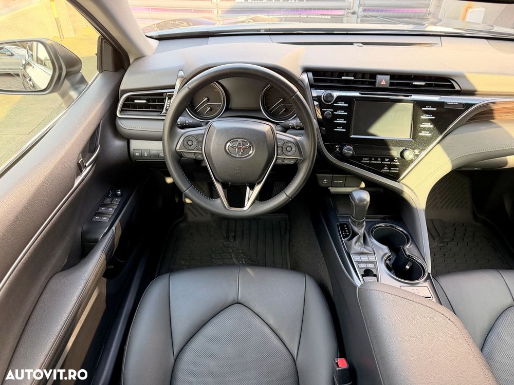 Toyota Camry - 24