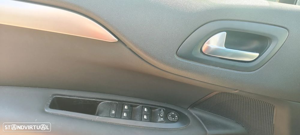 Citroën C4 1.6 HDi Collection - 12
