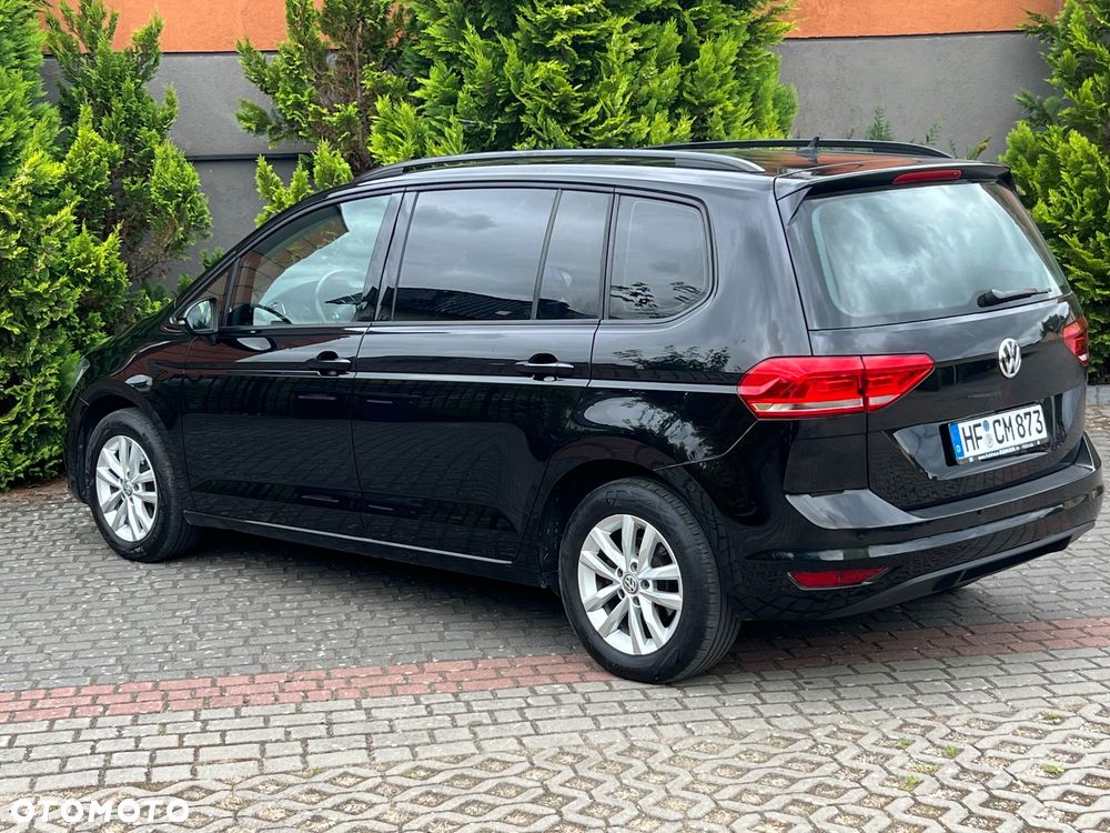 Volkswagen Touran - 16