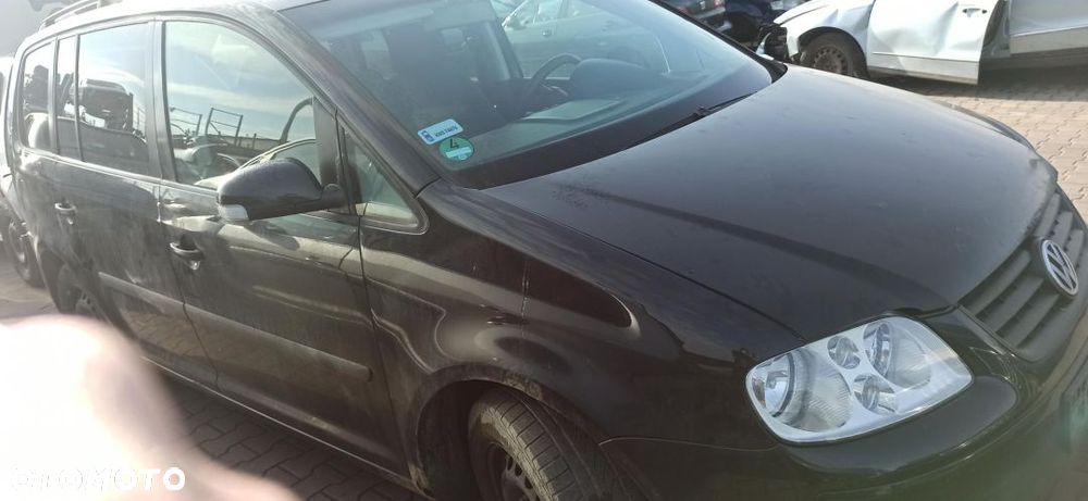 Touran z silnikiem 1,9TDI 100 KM AVQ ze skrzynia manualna 6 biegową  FYG lakier LC9Z części - 3