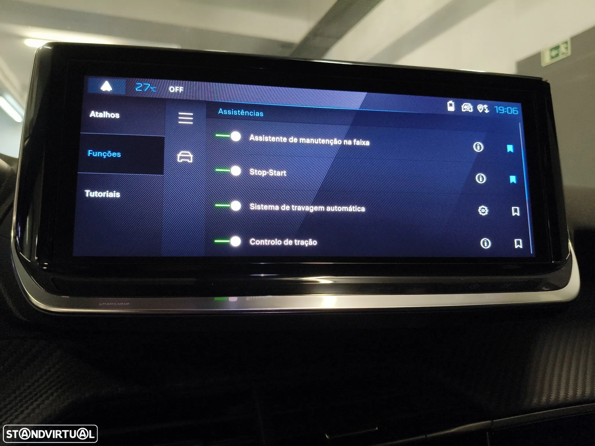Peugeot 2008 1.2 PureTech Allure EAT8 - 38