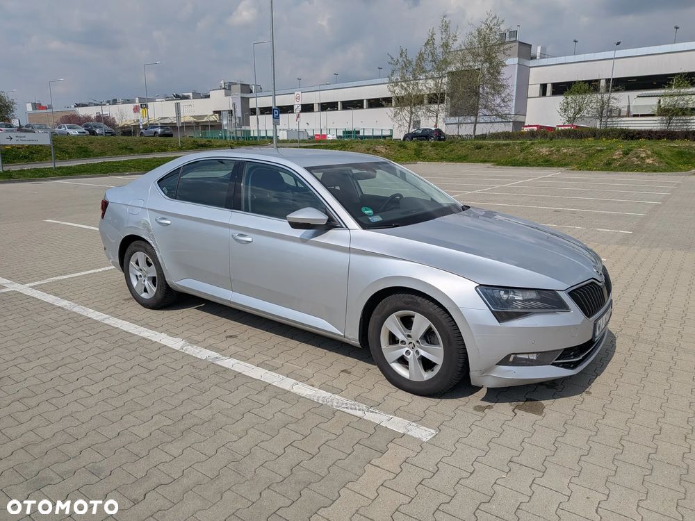 Skoda Superb 2.0 TDI Ambition DSG - 7