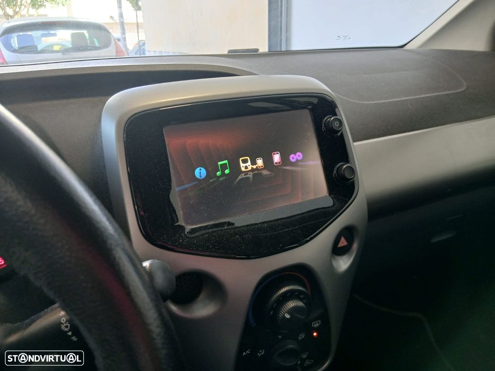 Toyota Aygo 1.0 X-Play Plus+X-Touch - 10