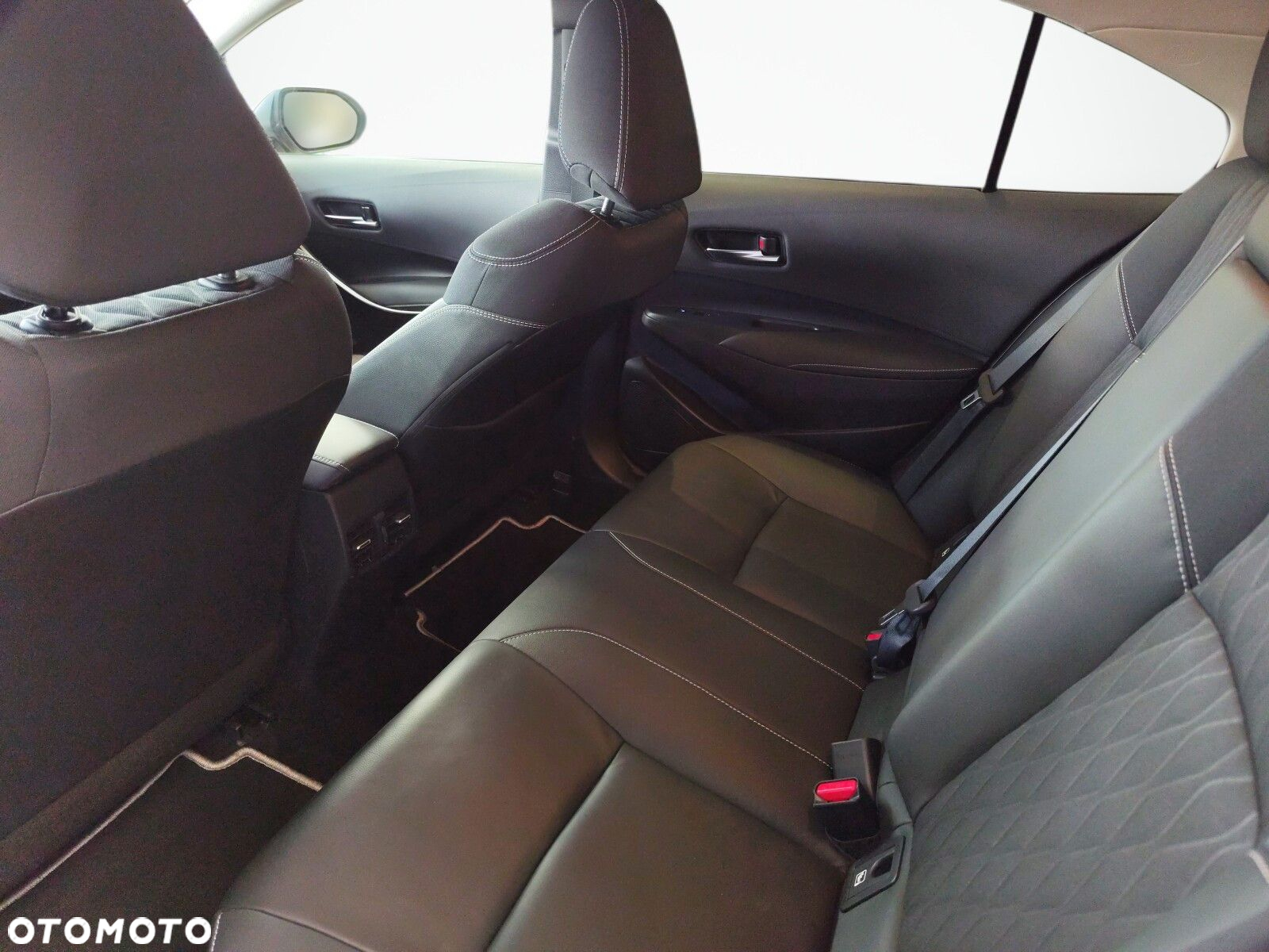 Toyota Corolla - 12