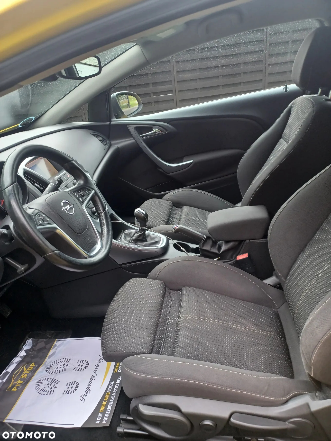 Opel Astra GTC 1.6 Turbo Innovation - 19