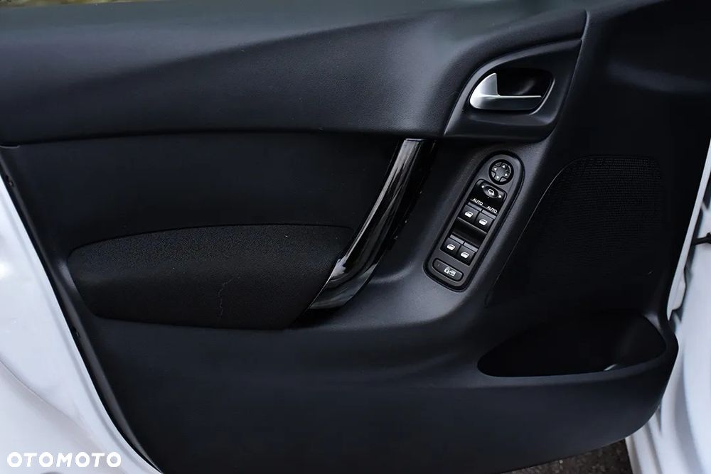 Citroën C3 Pure Tech (VTi) 82 Exclusive - 23