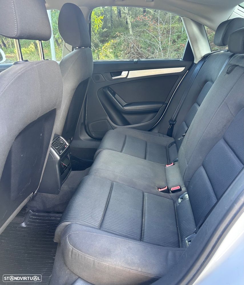 Audi A4 2.0 TDI Business Line Plus - 8