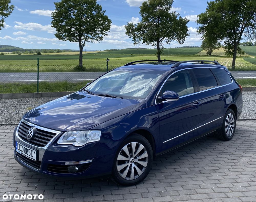 Volkswagen Passat - 1