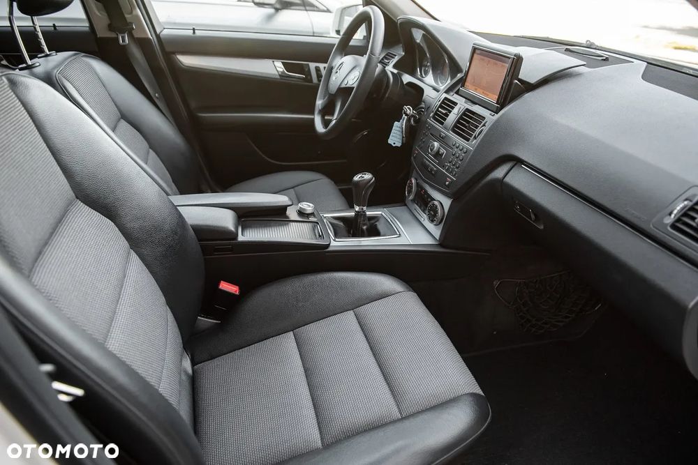 Mercedes-Benz Klasa C 200 Kompressor Avantgarde - 31