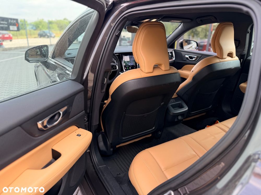 Volvo V60 B3 B Plus Dark - 23