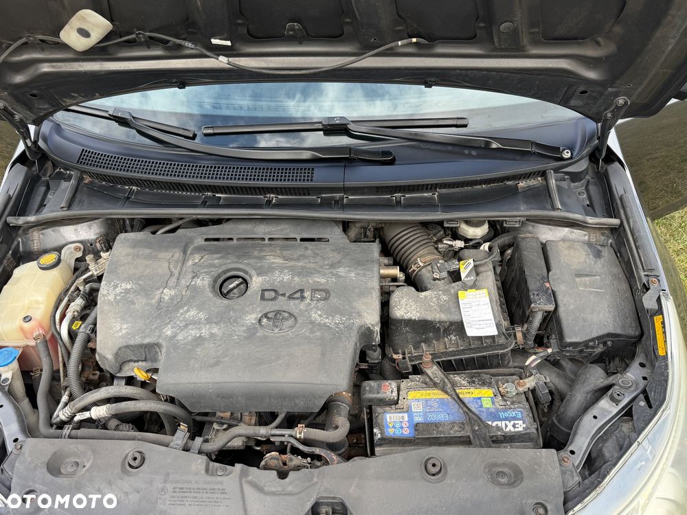Toyota Avensis 2.0 D-4D Active - 34